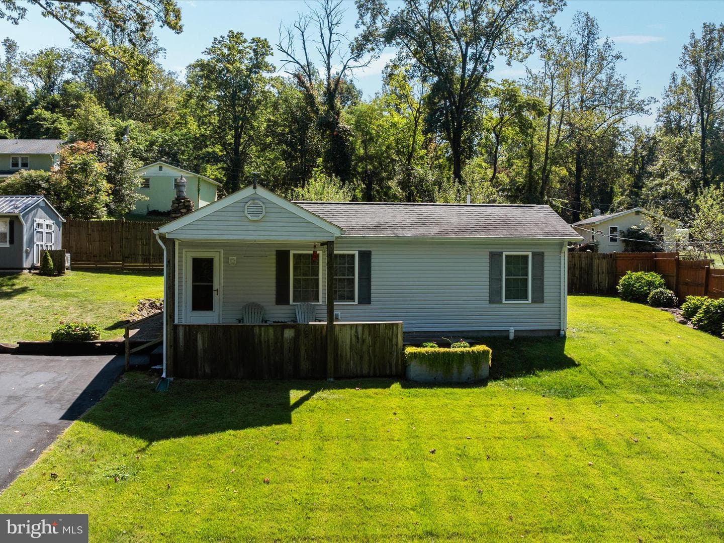 155 Forest Road photo 2