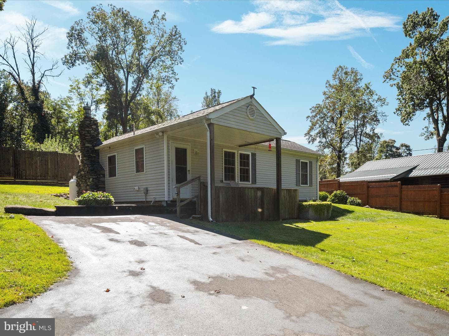 155 Forest Road photo 30