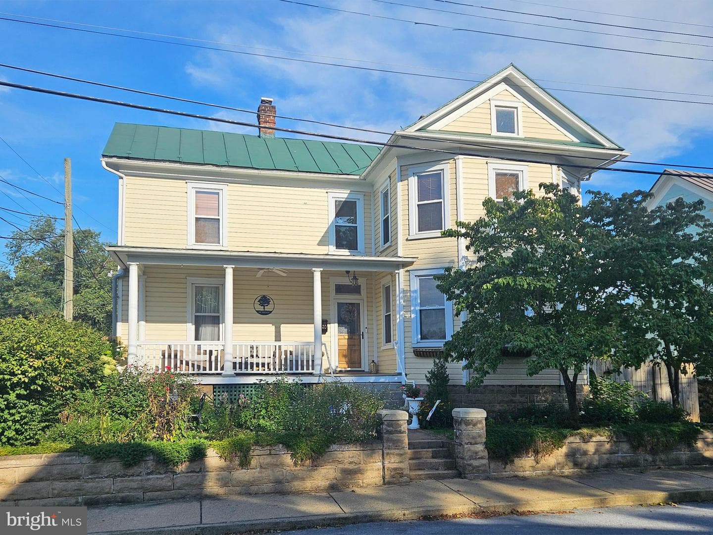 20 Blue Ridge Avenue photo 2