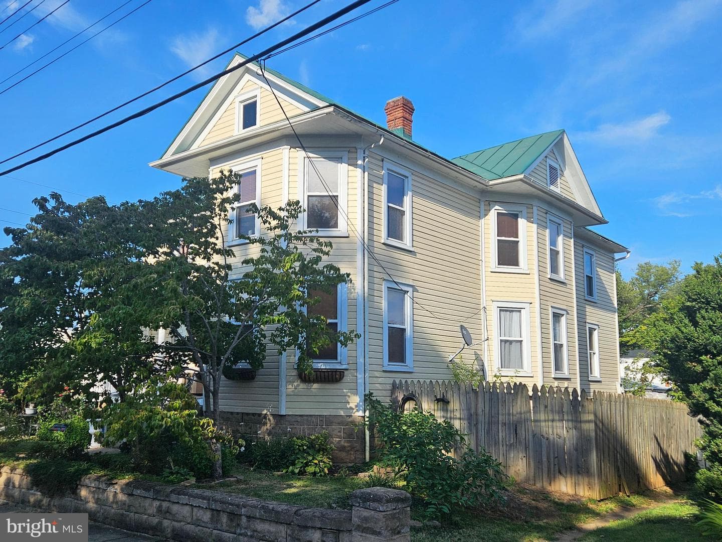 20 Blue Ridge Avenue photo 3
