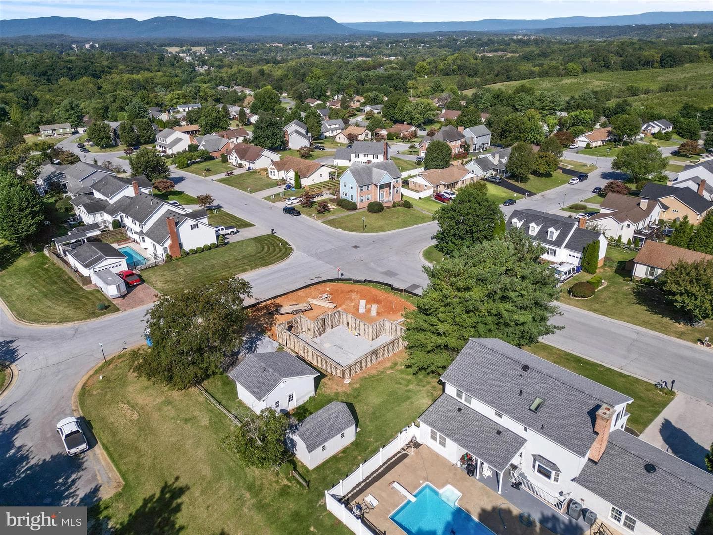 1047 Goodview Drive photo 6