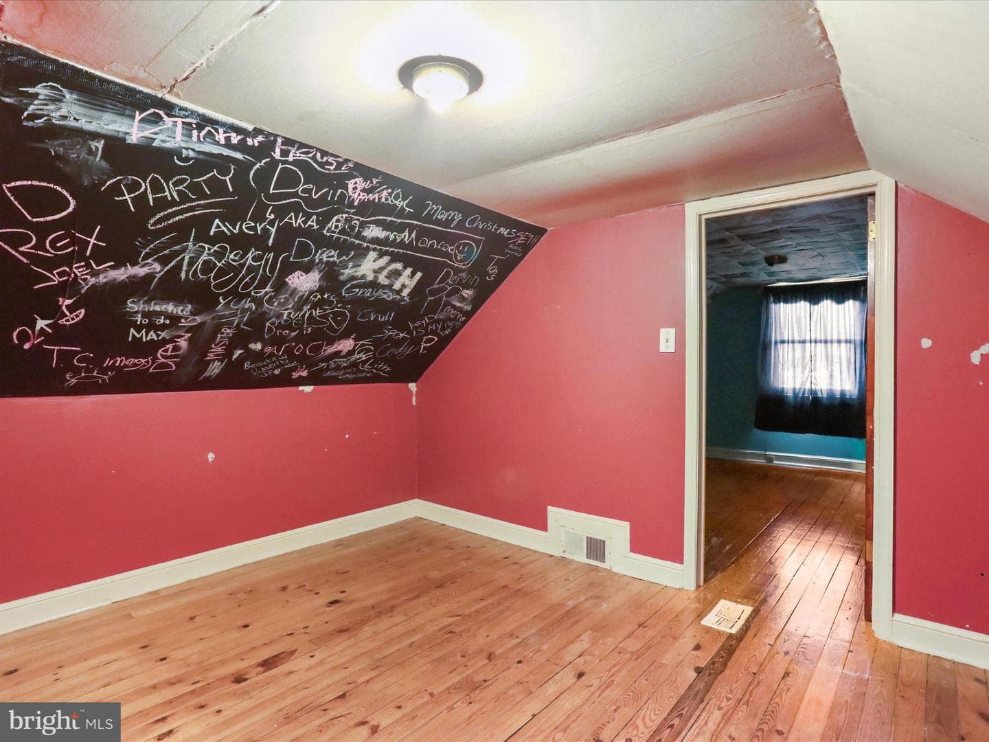 215 E 5th Street photo 26