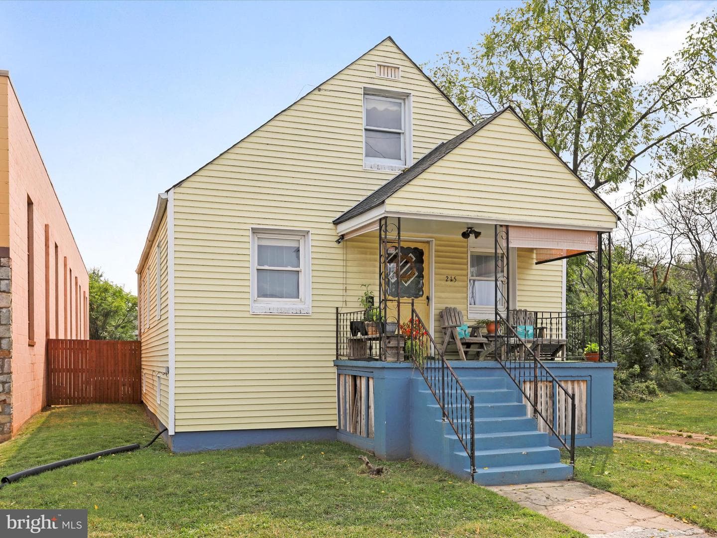 215 E 5th Street photo 3