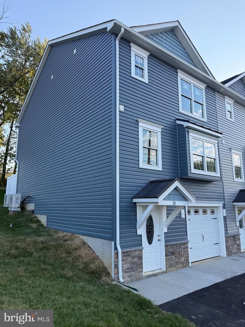 31 Duck Street W photo 2