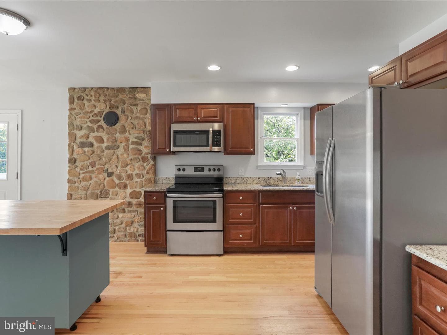 5475 Howellsville Road photo 9