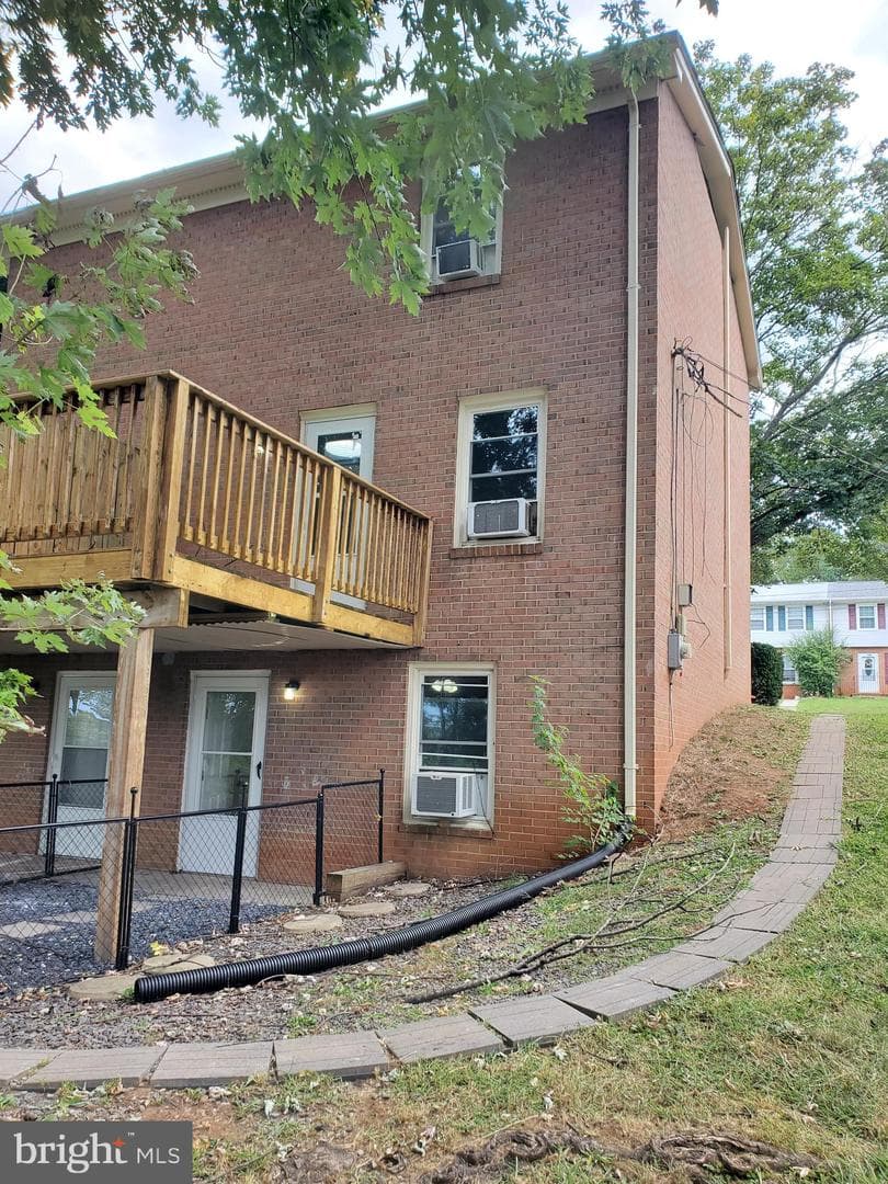 117 Shenandoah Avenue S photo 3