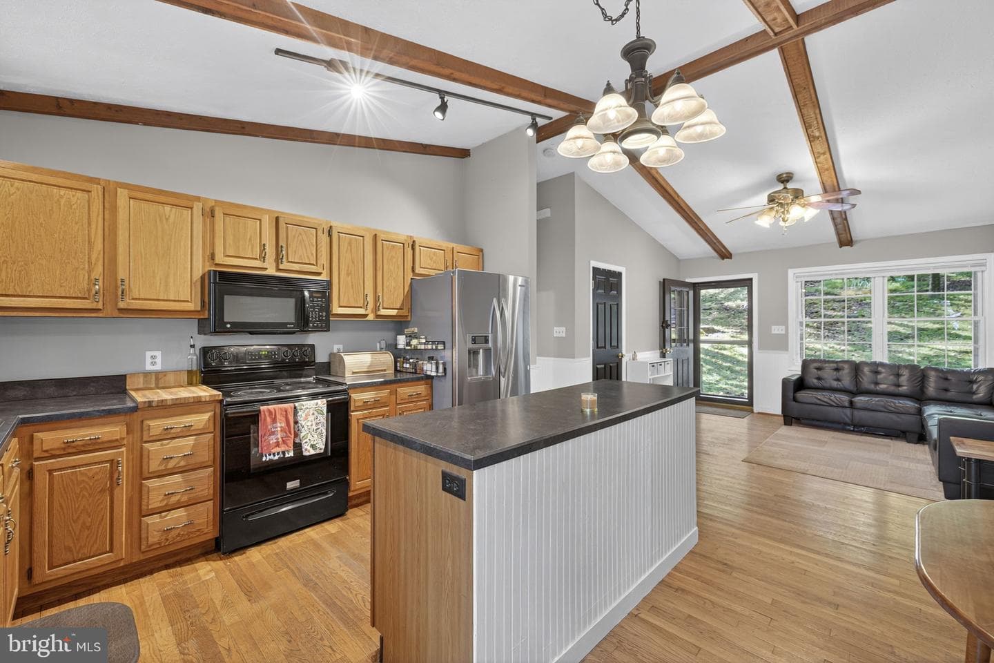 141 Pocahontas Road photo 3