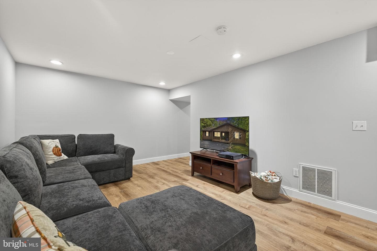 141 Pocahontas Road photo 32