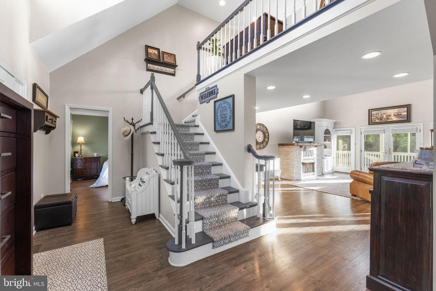 414 Simons Way photo 19