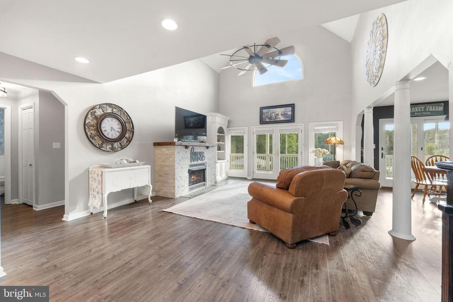 414 Simons Way photo 21