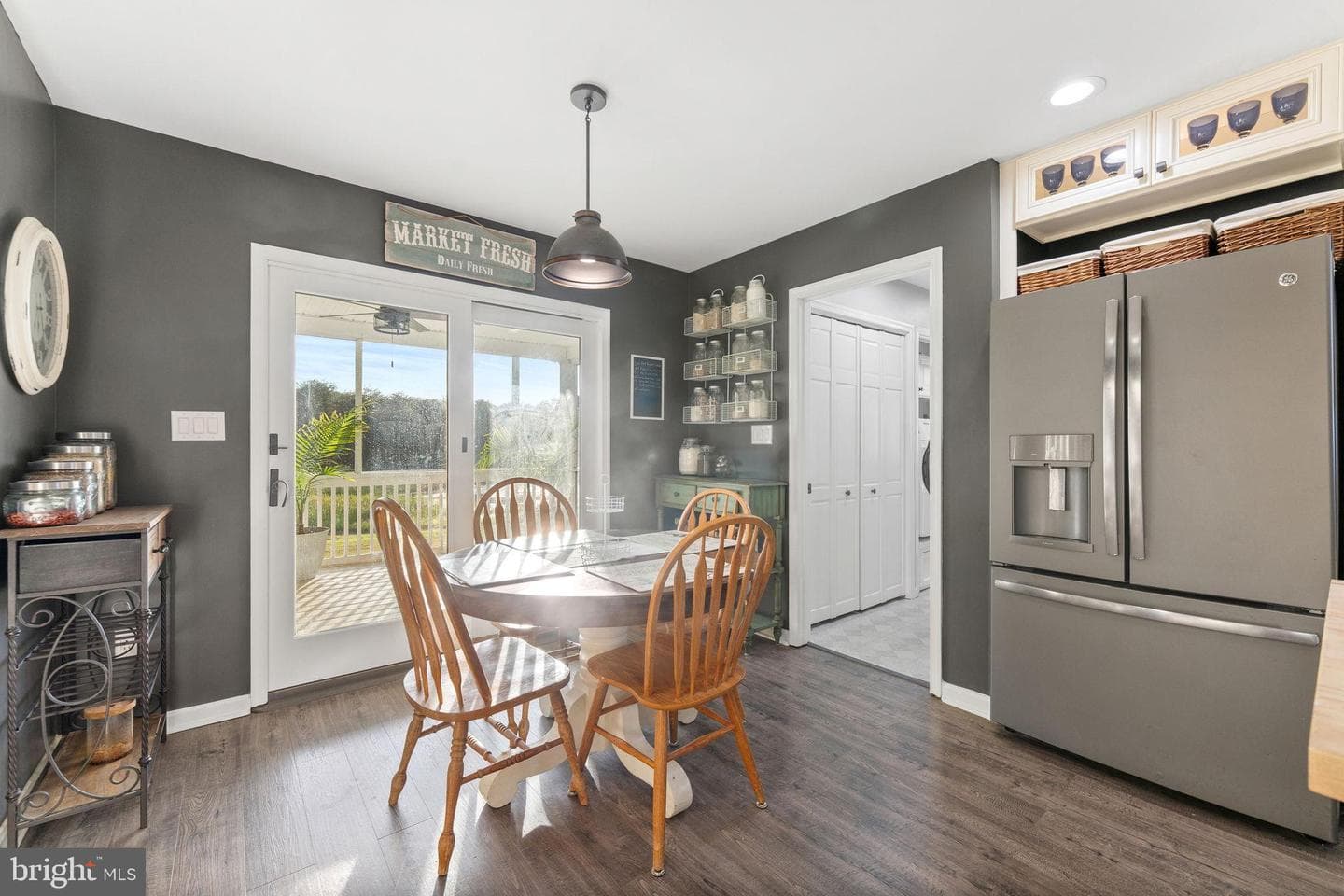 414 Simons Way photo 27