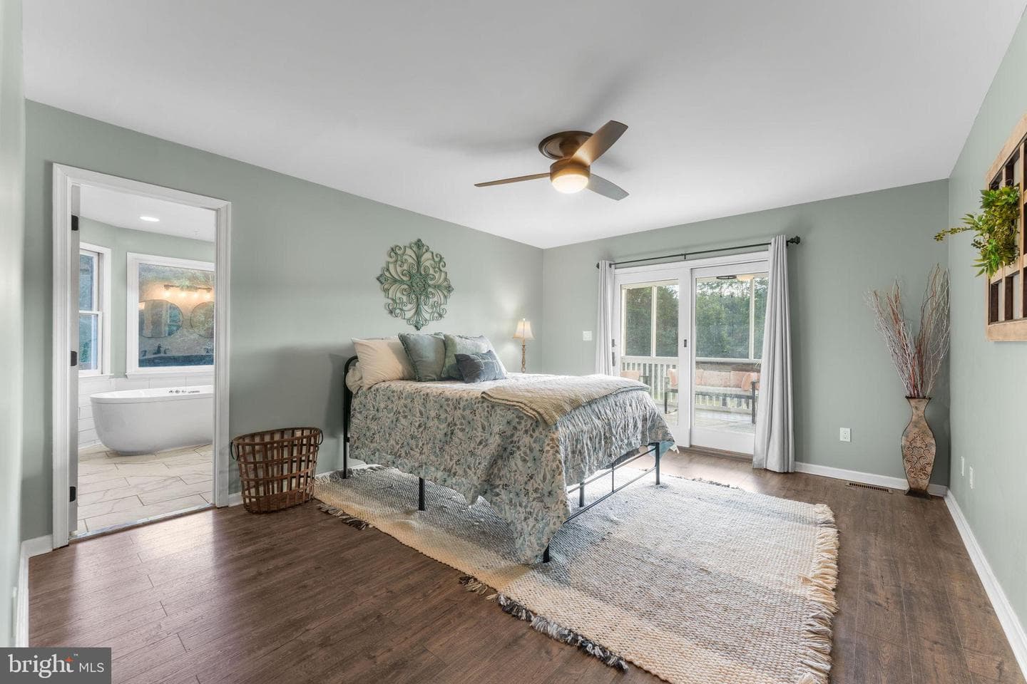 414 Simons Way photo 31