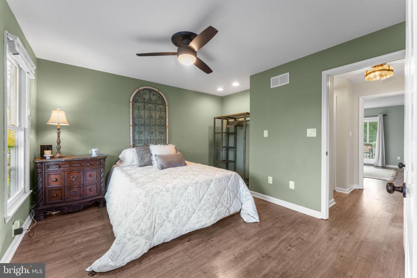 414 Simons Way photo 36