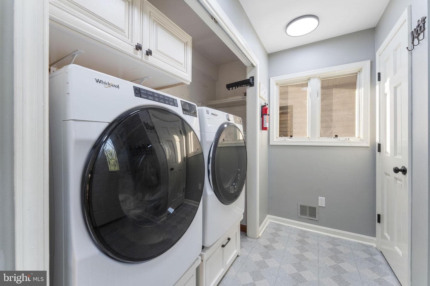 414 Simons Way photo 49