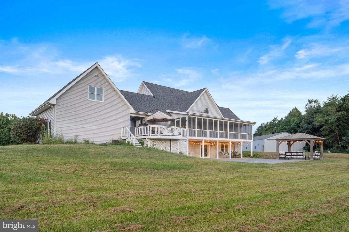 414 Simons Way photo 7