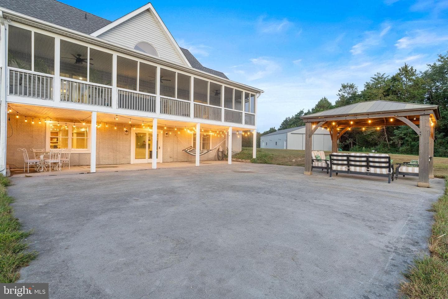 414 Simons Way photo 9