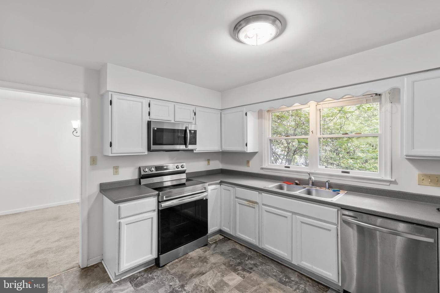 1422 Canterbury Road photo 12