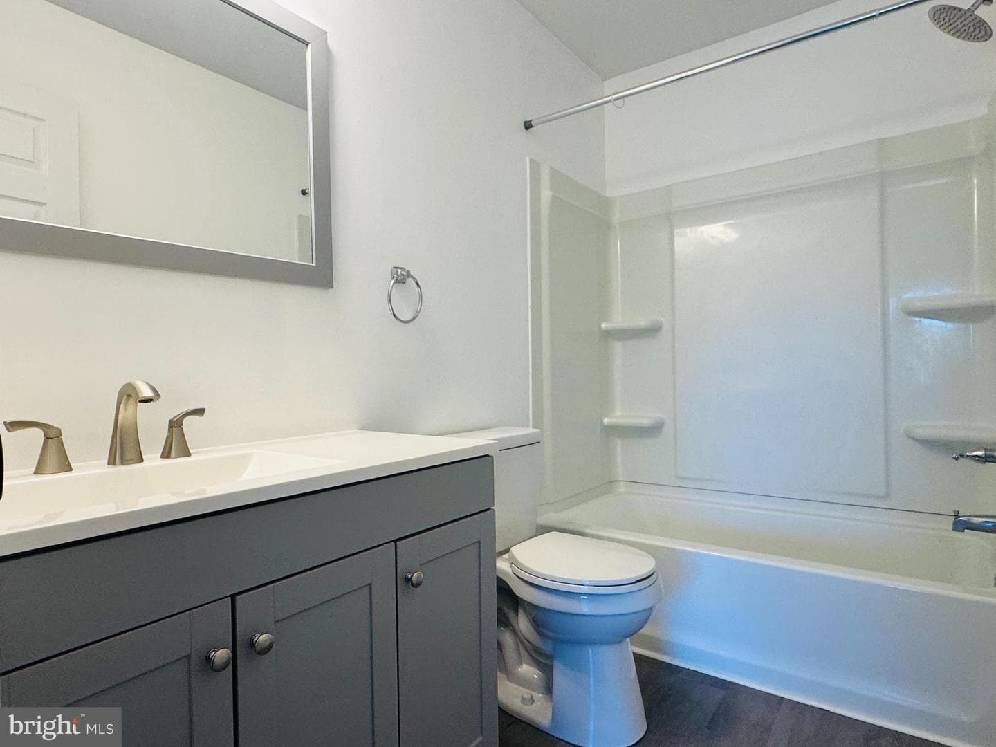 166 Kerfoot Avenue photo 21