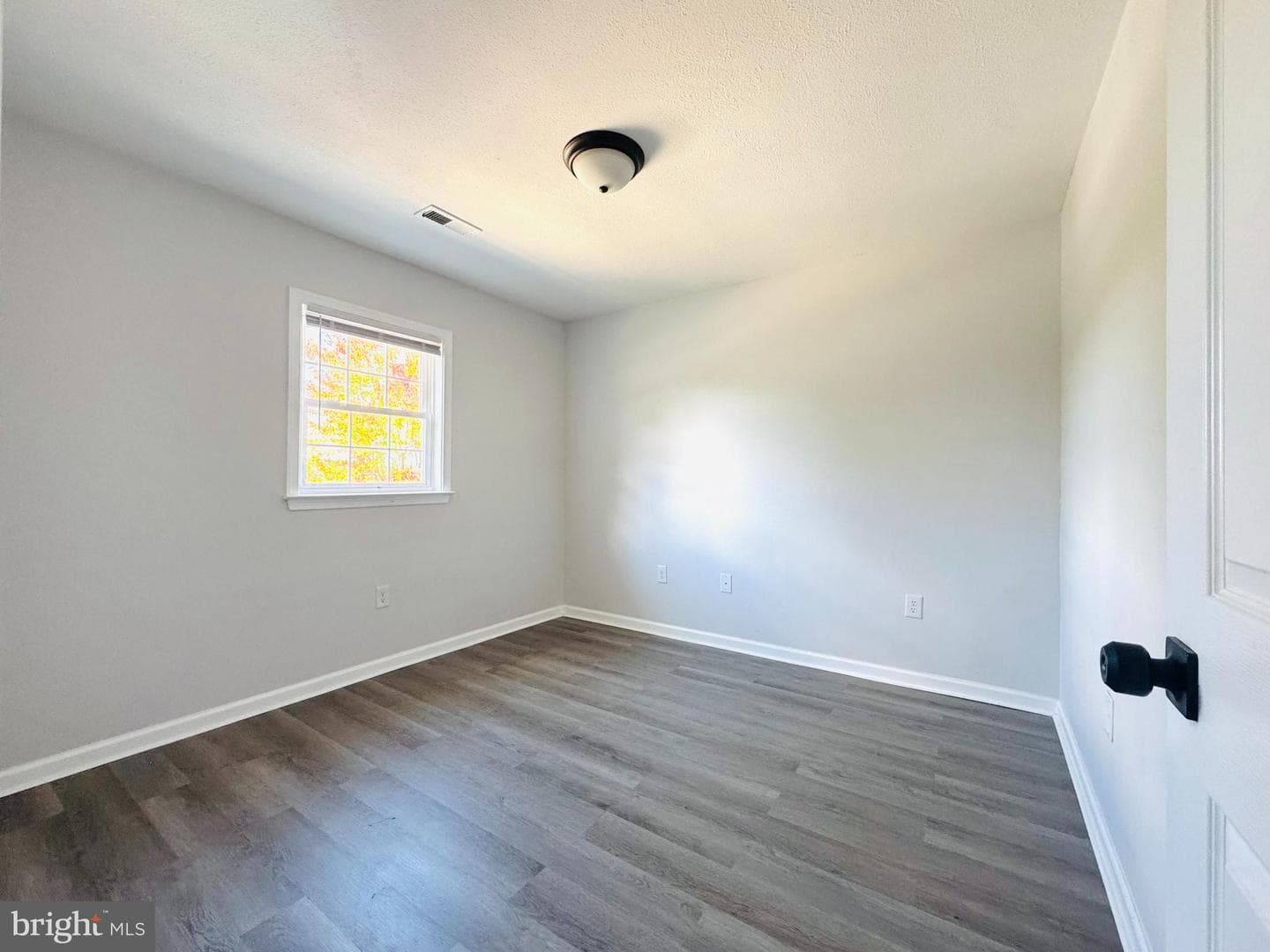 166 Kerfoot Avenue photo 25