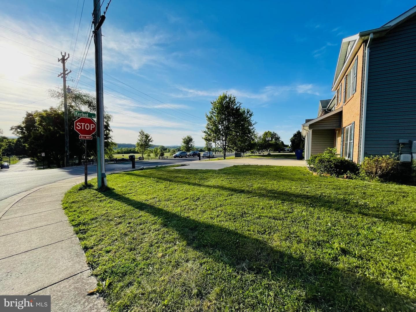 166 Kerfoot Avenue photo 3