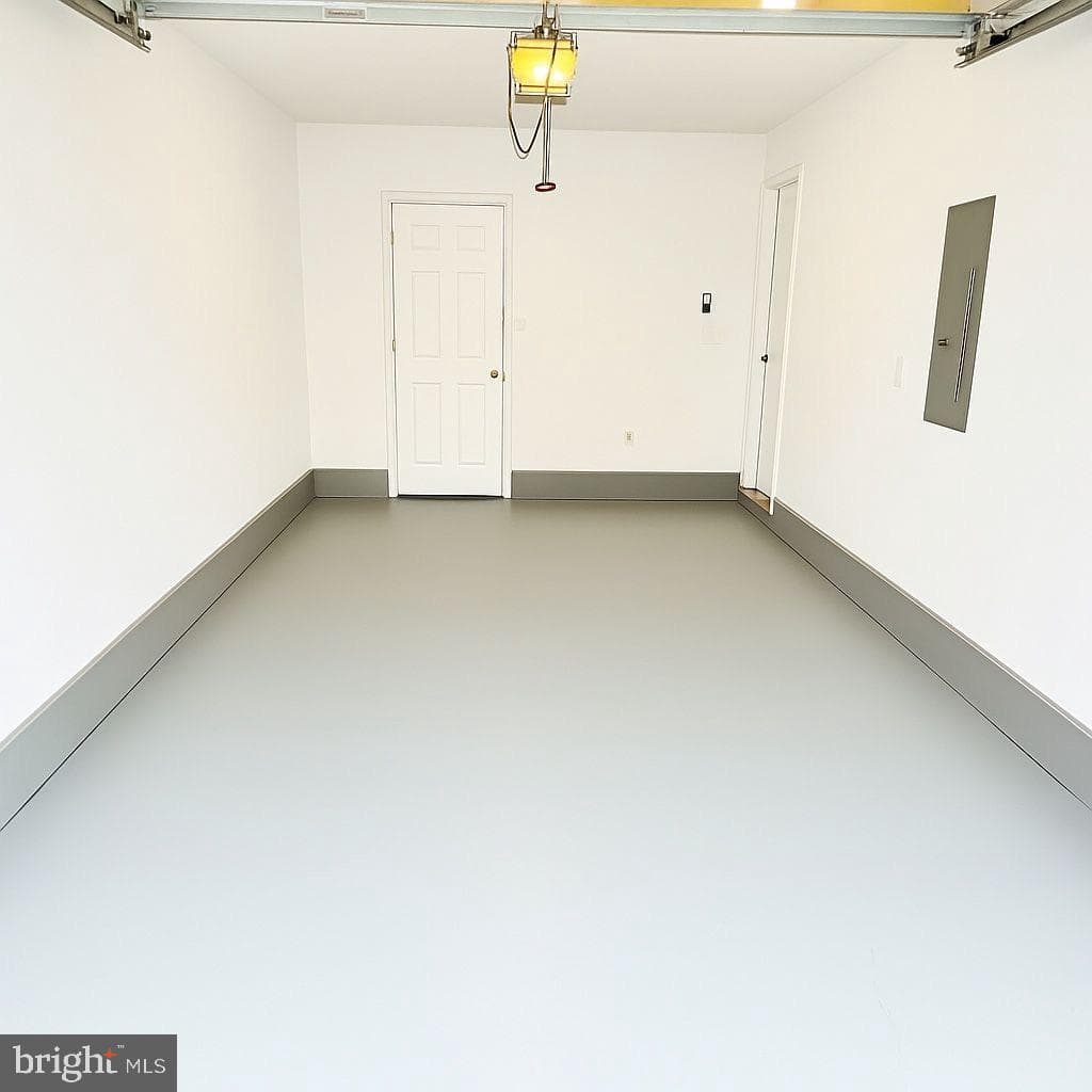 166 Kerfoot Avenue photo 32