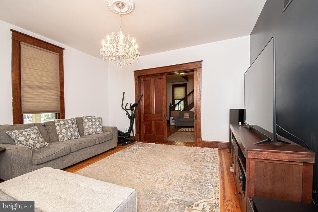 214 Lee Street photo 11