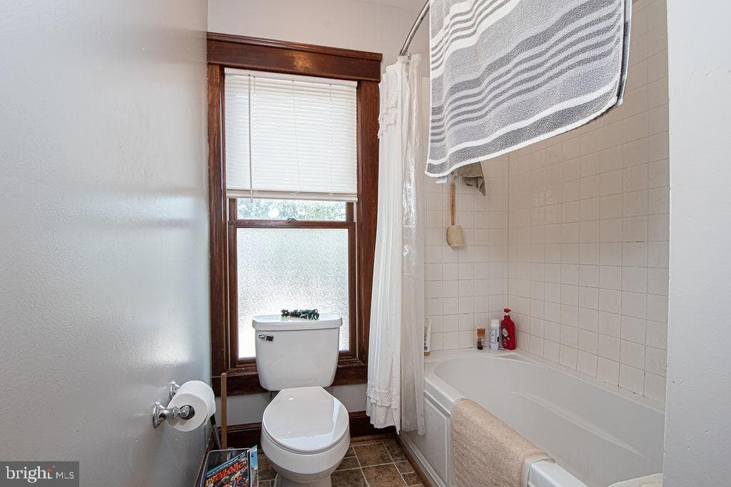 214 Lee Street photo 27