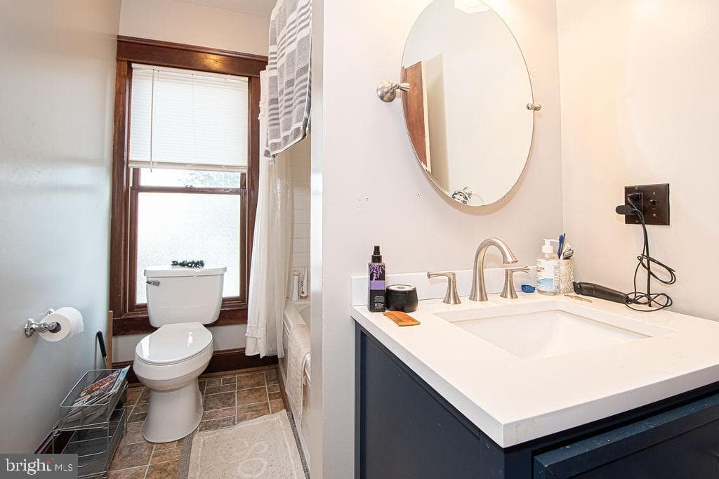 214 Lee Street photo 28