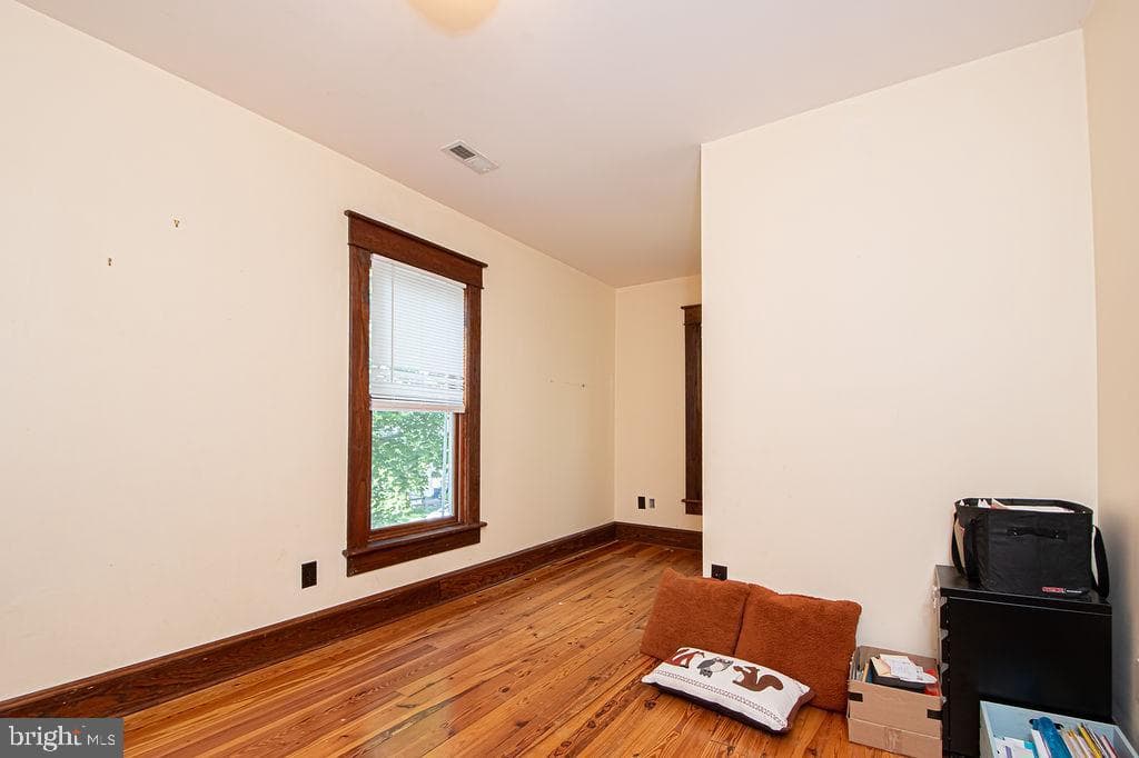 214 Lee Street photo 30
