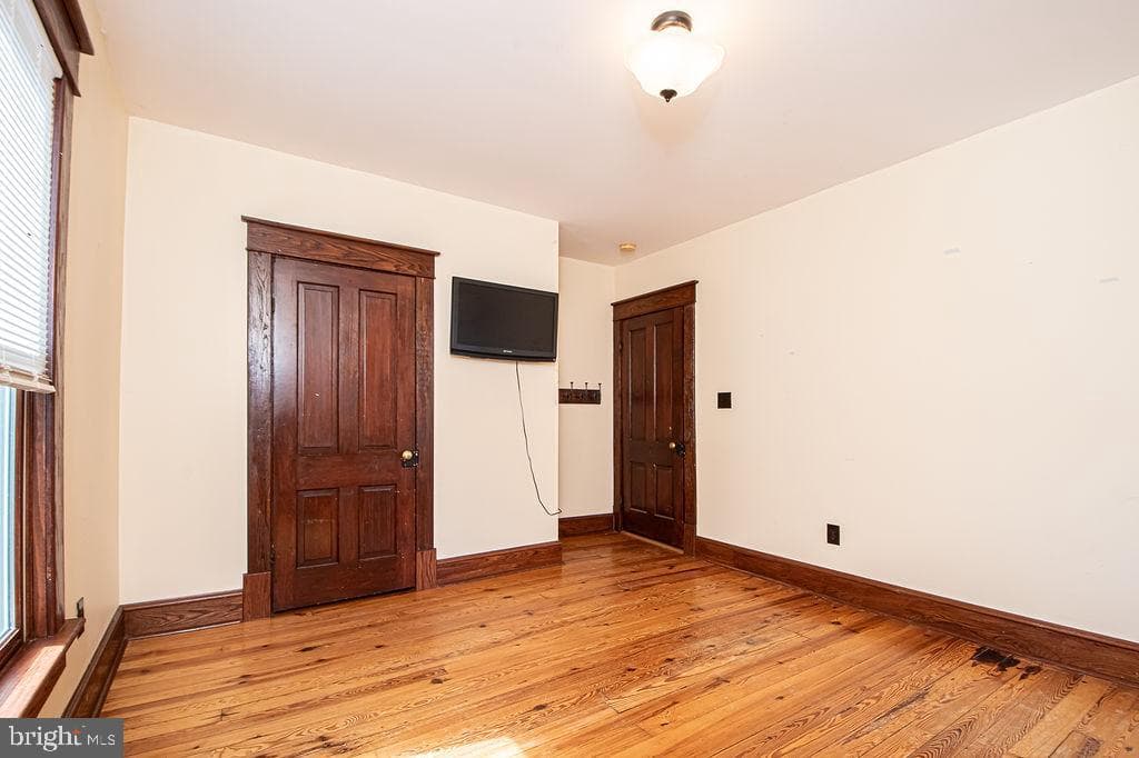 214 Lee Street photo 32