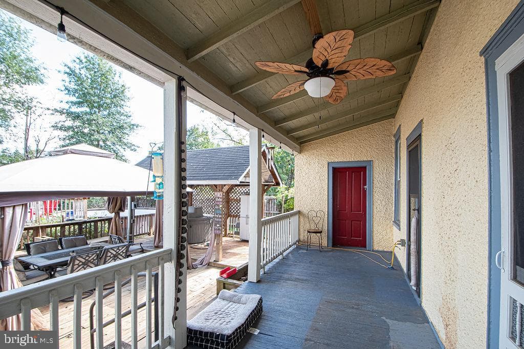 214 Lee Street photo 38