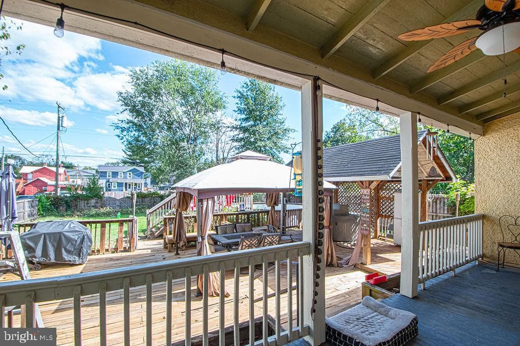 214 Lee Street photo 39