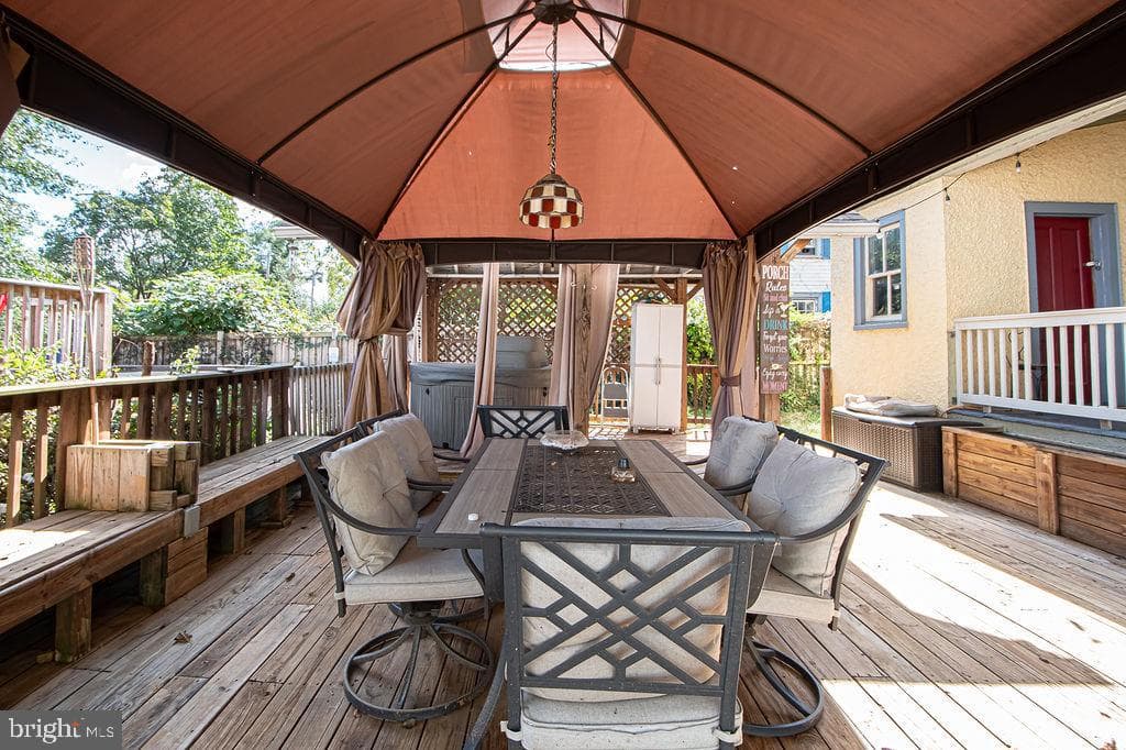 214 Lee Street photo 44