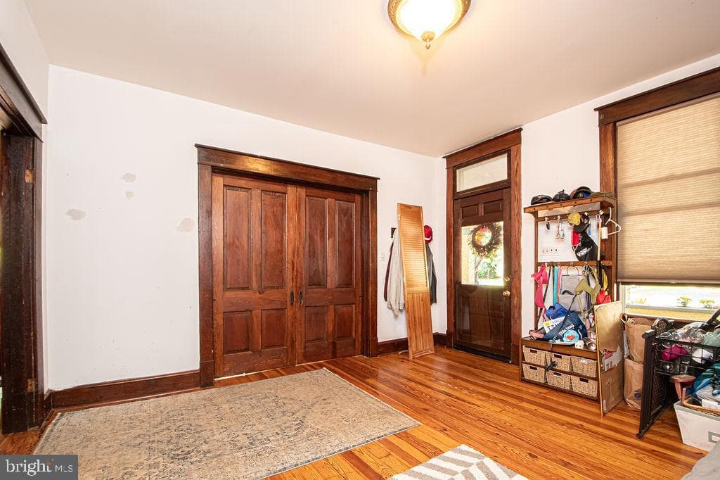 214 Lee Street photo 7