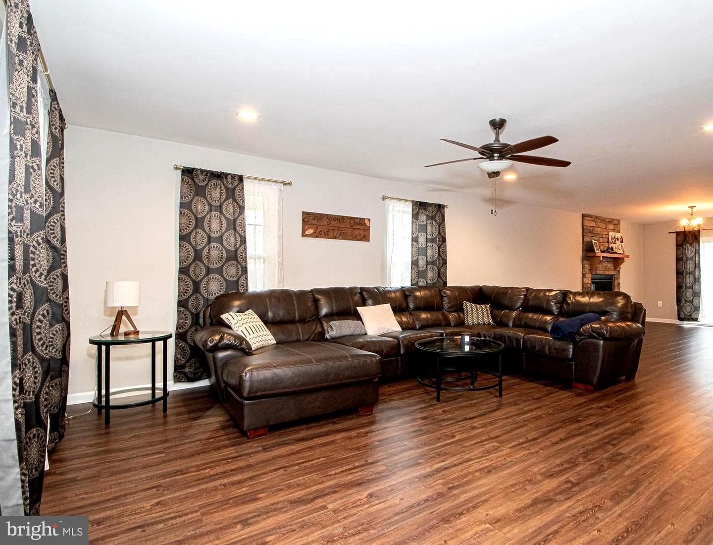 214 Lee Street photo 9