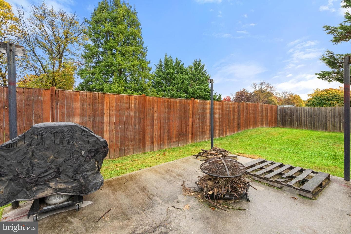 204 E 17th Street photo 56