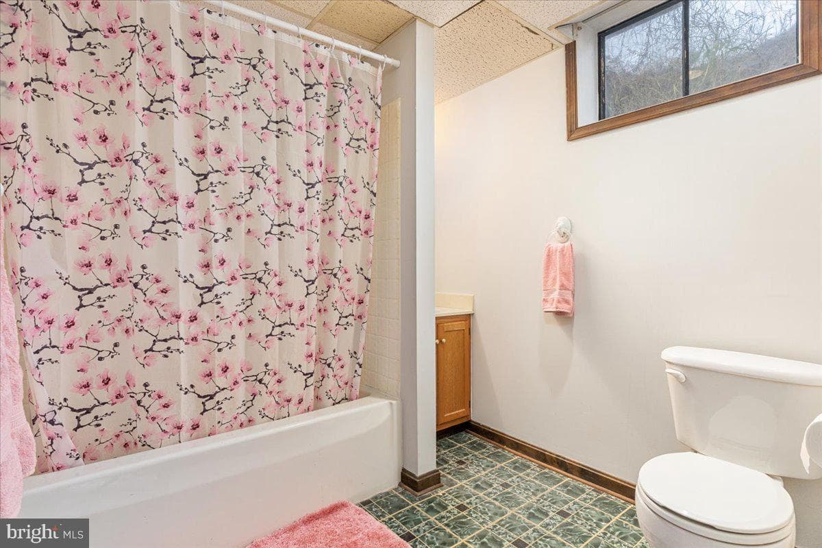 605 Happy Creek Road photo 16