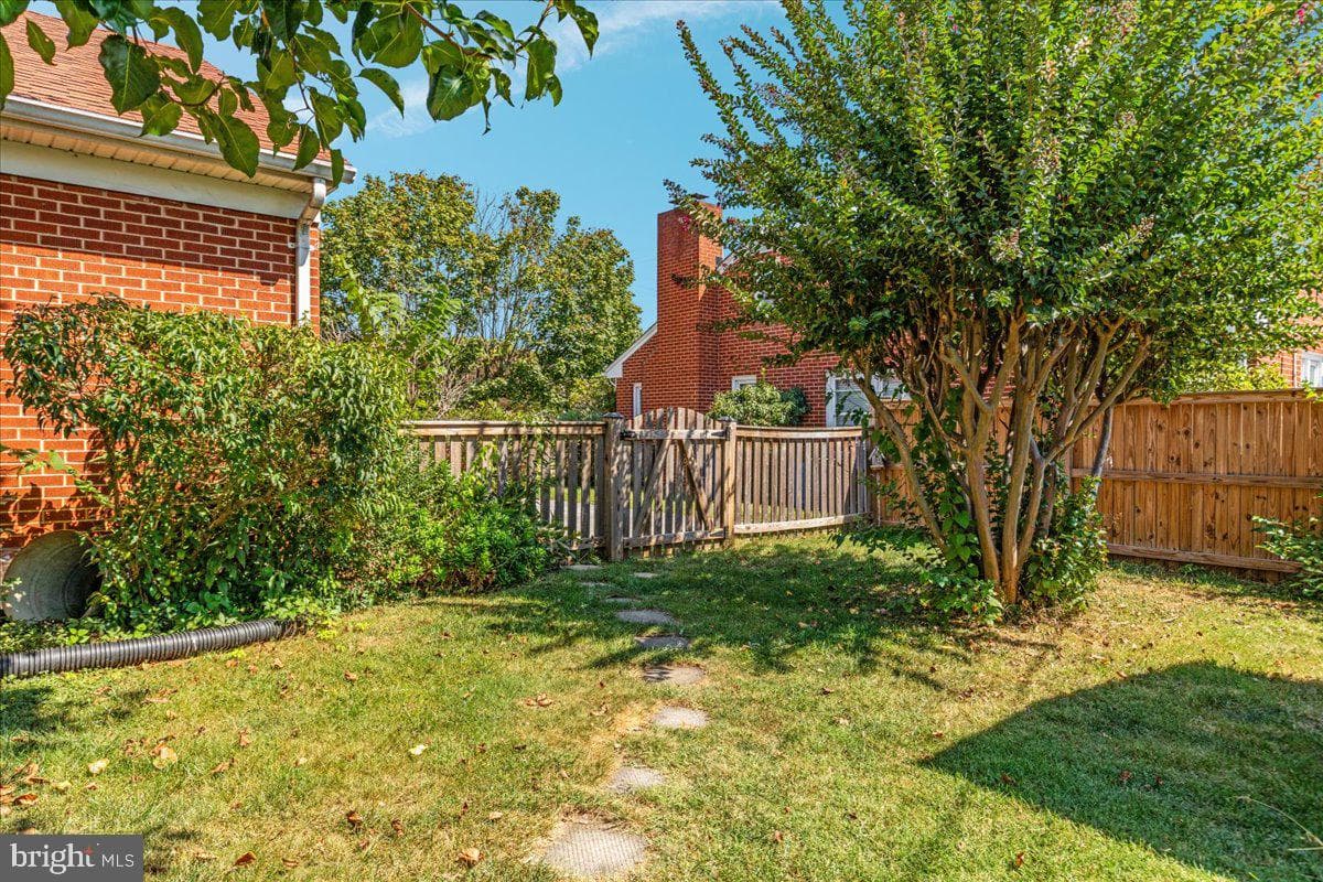605 Happy Creek Road photo 18