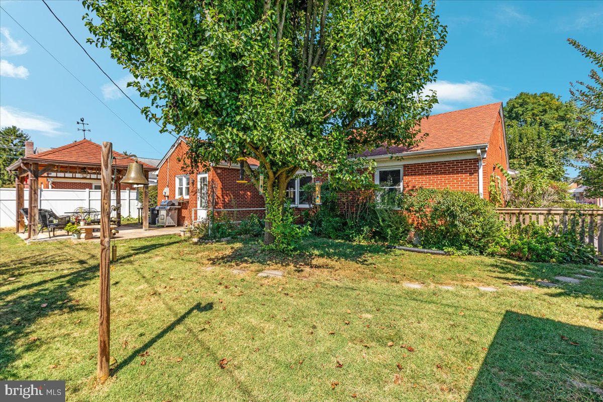 605 Happy Creek Road photo 19