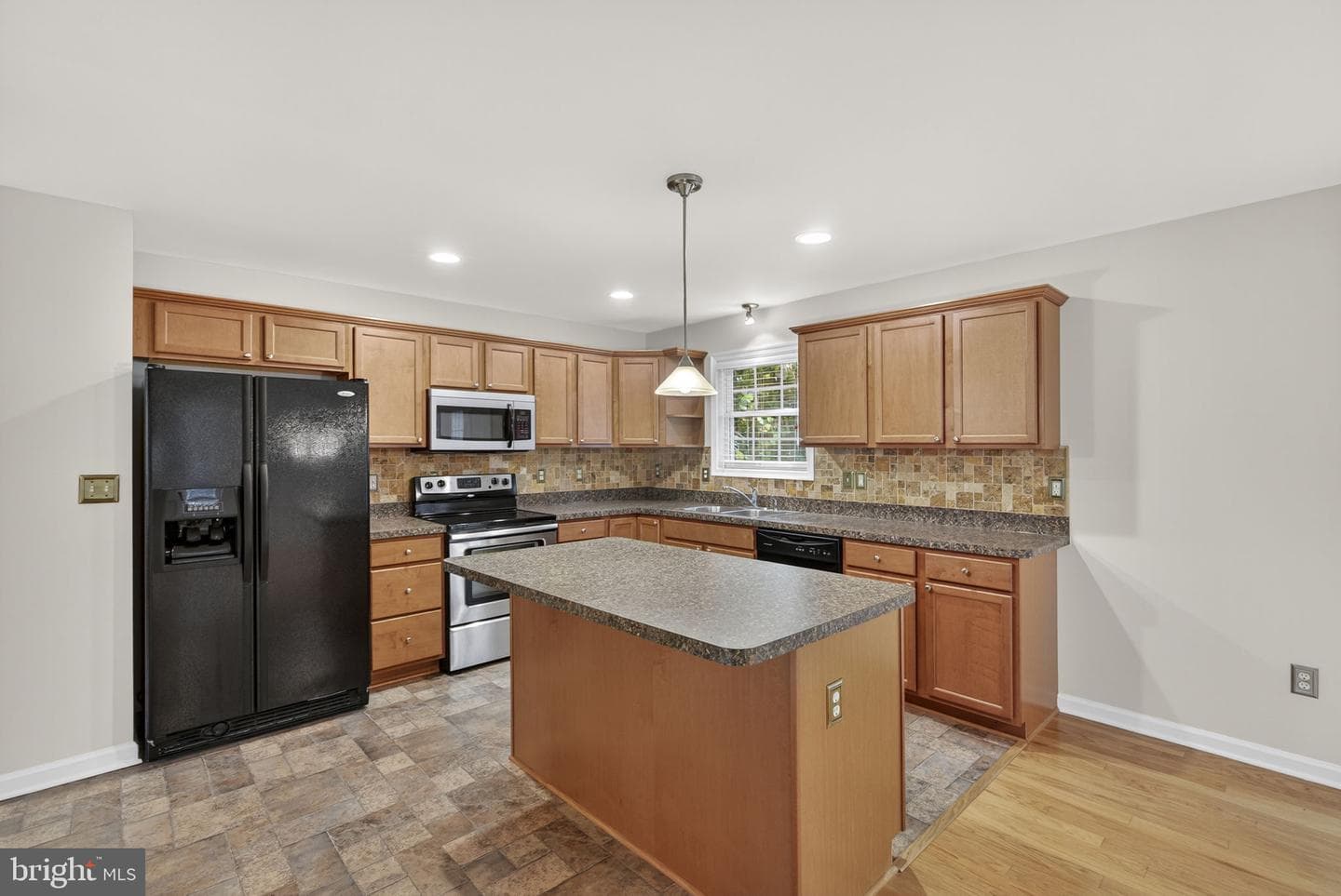 850 Timberland Manor photo 15