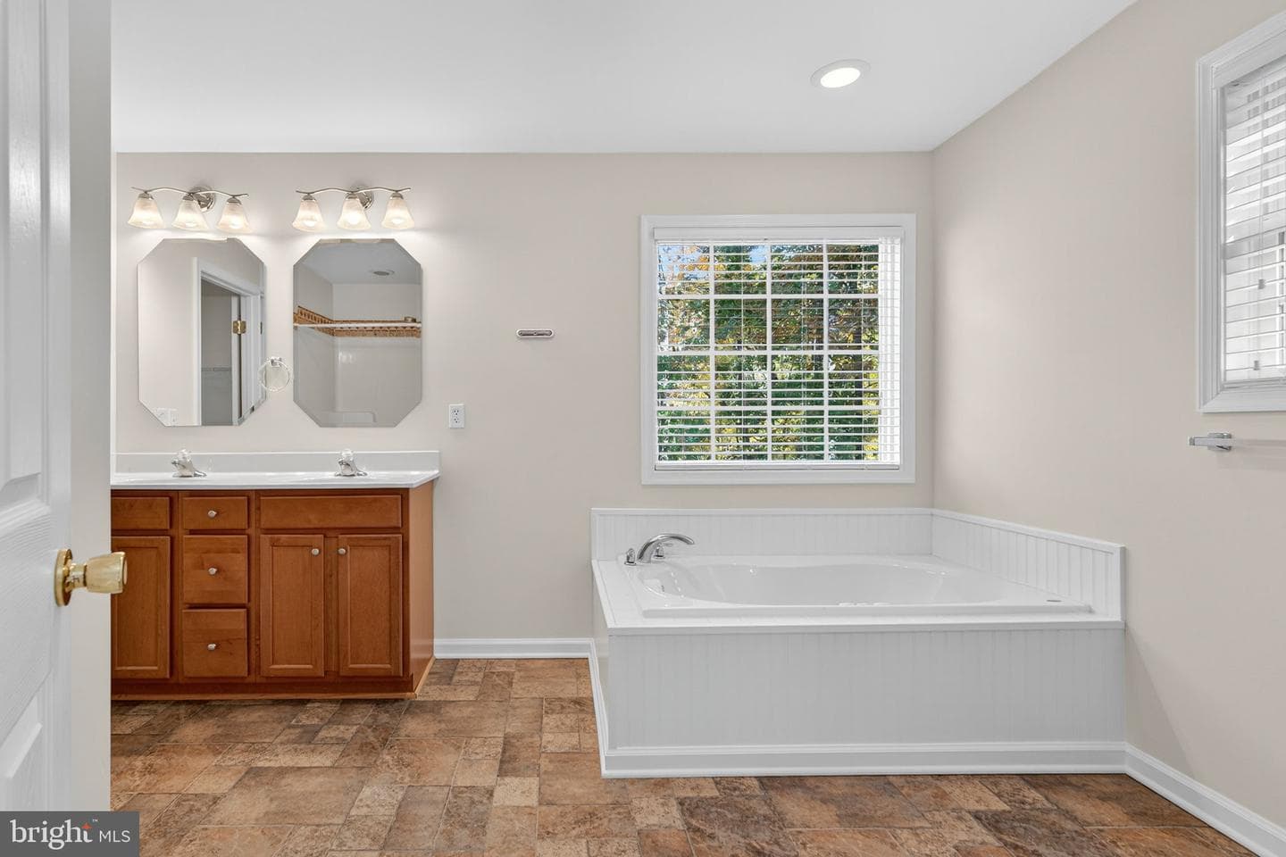 850 Timberland Manor photo 26