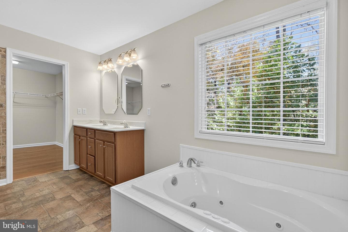 850 Timberland Manor photo 28