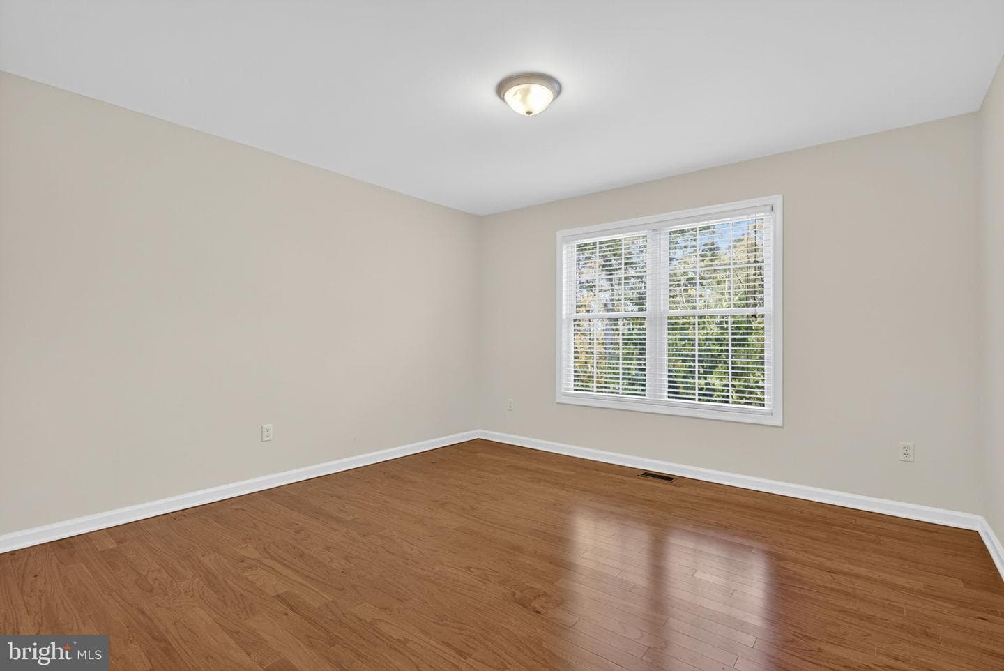 850 Timberland Manor photo 32