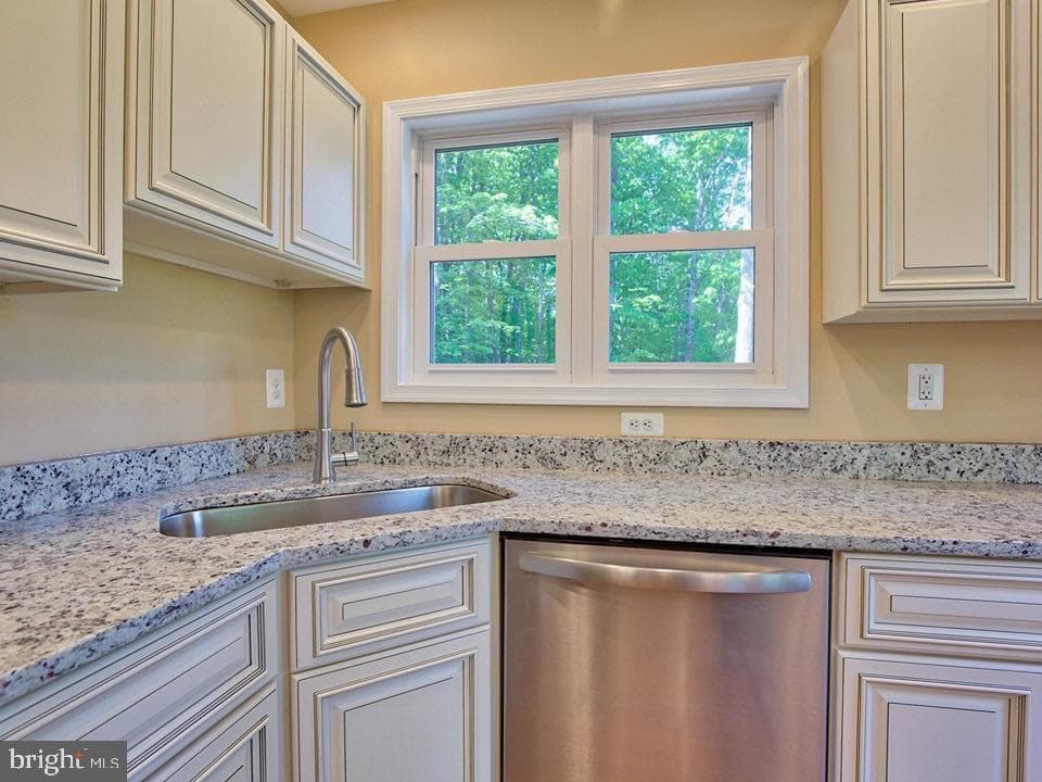 108 Pippin Court photo 16