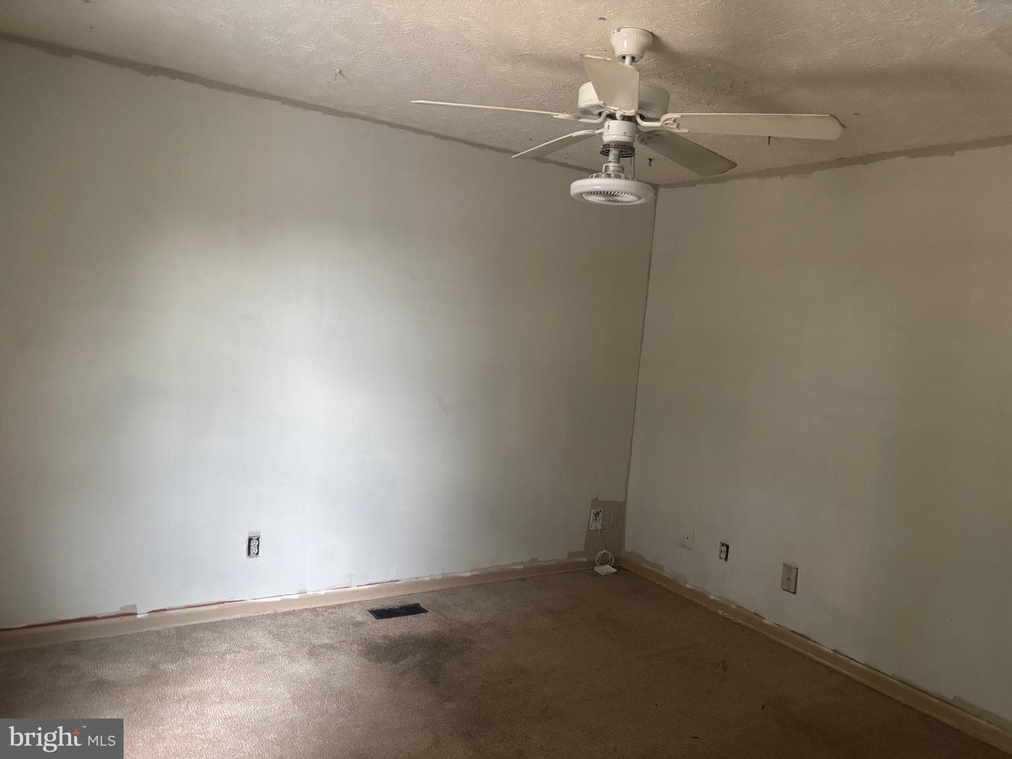 710 New Avenue photo 9