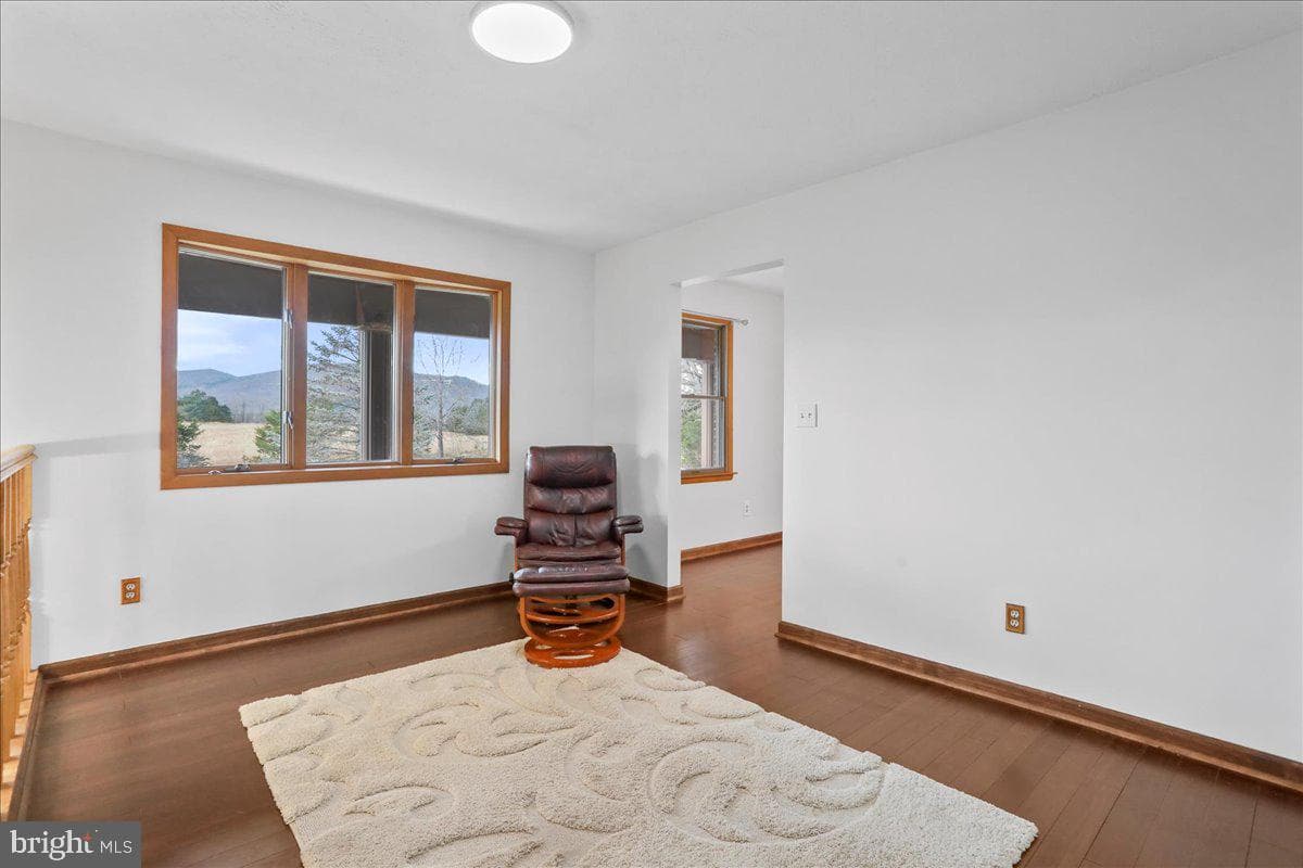 1716 Ridgeway Road photo 3