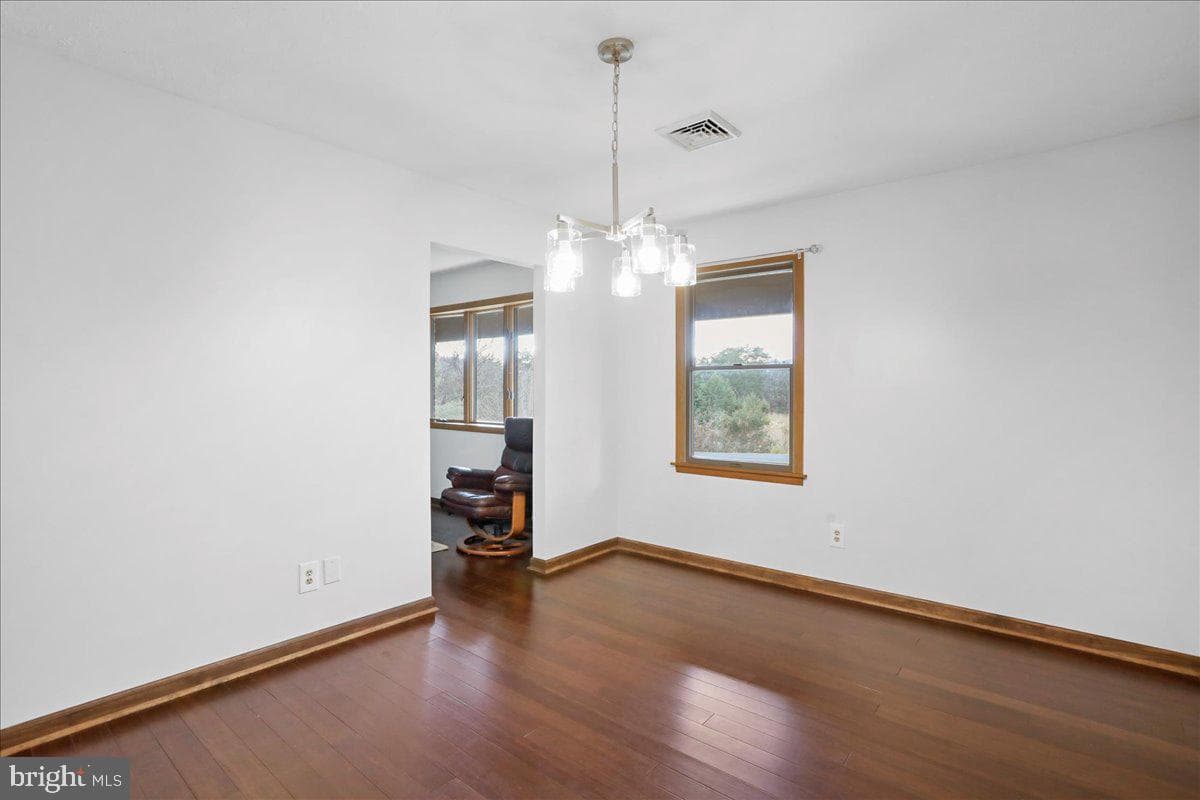 1716 Ridgeway Road photo 4
