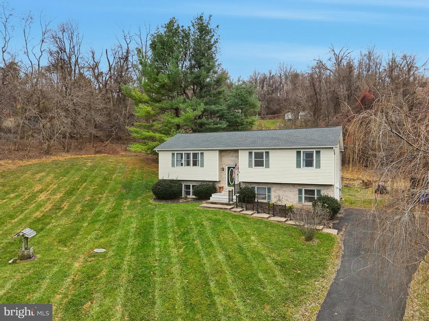 1073 Mountain Heights Road photo 2