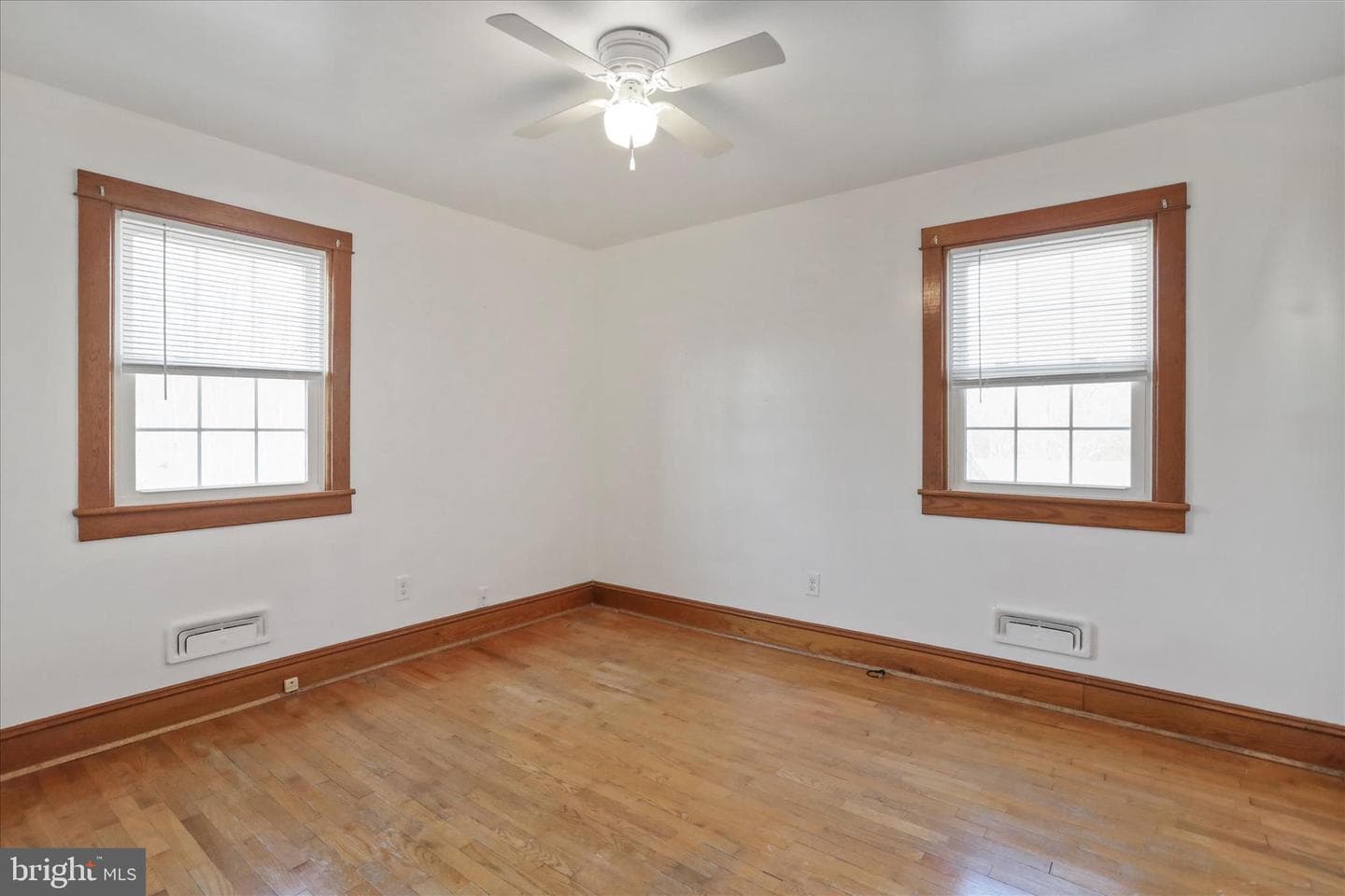 1064 Strasburg Road photo 34