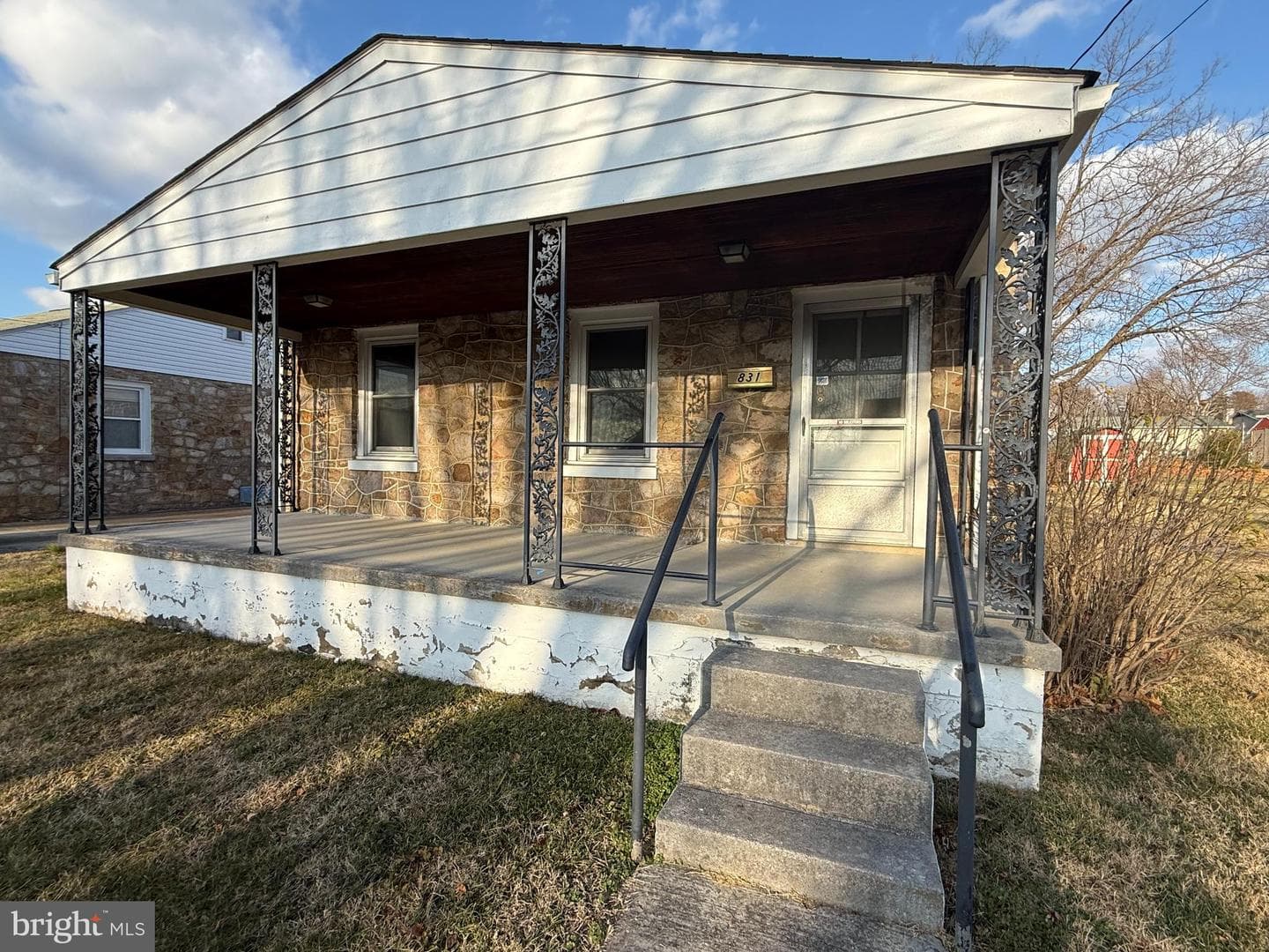 831 W 13th Street photo 2